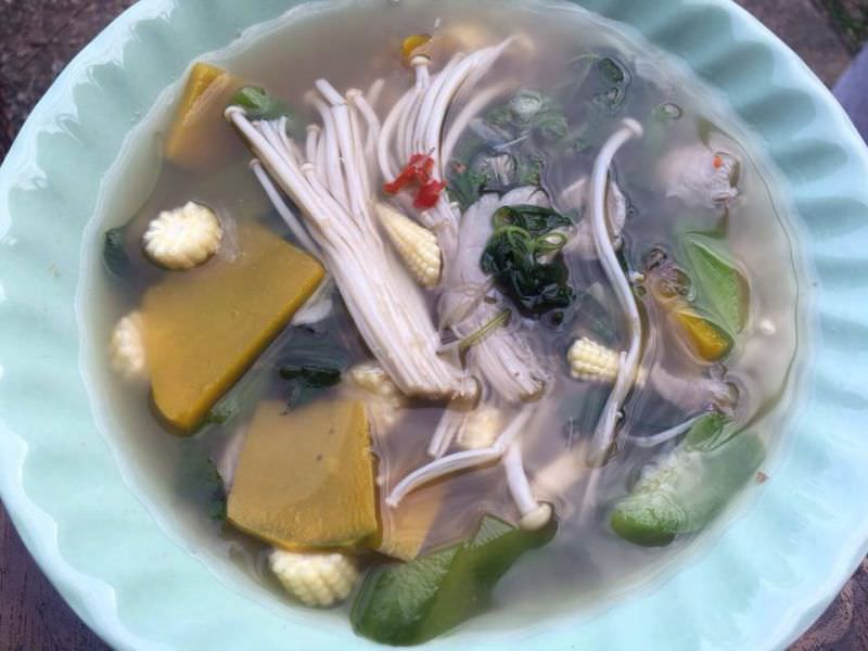 Sour and Spicy Mushroom Soup, 'Tom Yum Het'