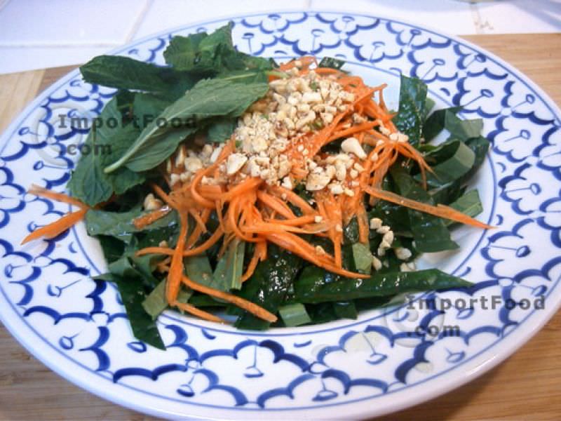 Betel Leaf Salad with Shredded Carrot