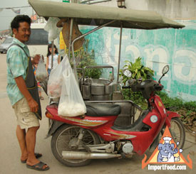 thai street vendor, chinese soup