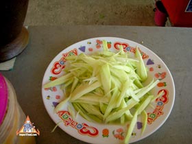 How To Prepare Different Versions of Som Tum Our Step-by-Step Photo/Video Recipe