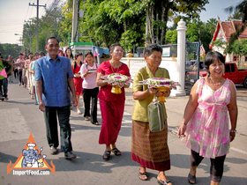 The Traditonal Thai Wedding and The Role of Food In The Celebration - Carrying food