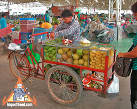fresh fruit vendor Thailand