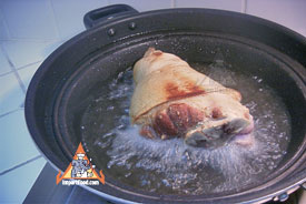 khao kha moo, pork leg on rice