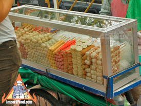 bangkok vendor moo ping meatballs