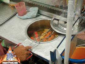 bangkok vendor moo ping meatballs