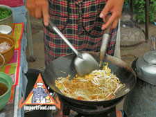 pad thai street vendor