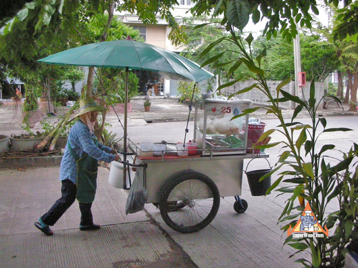 Thai Street Vendor Video Pok Pok Noodle Cart 7177