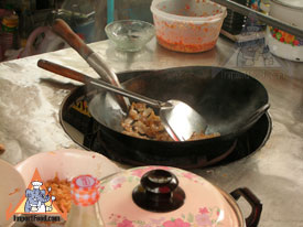 radna, noodles in thick gravy sauce