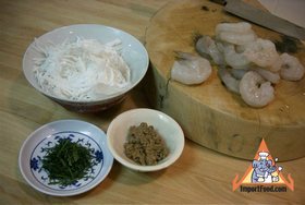 Thai Sticky Rice Steeped in Coconut Milk, 'Khao Neeo Moon' - Prepare shrimp topping