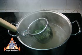 Thai Street Vendor Noodles, 'Ba Mee Haeng' - Briefly cook greens in stock