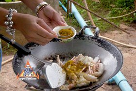 Cracked Crab Thai Curry, 'Bu Pad Pong Kari' - Add crabs, Thai curry powder