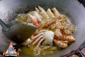 Cracked Crab Thai Curry, 'Bu Pad Pong Kari' - Cook with a bit of water