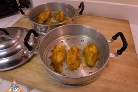 Gai Muang Nung Kreung Gaeng Nua - Chiang Mai steamed chicken
