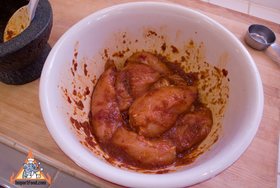 Gai Muang Nung Kreung Gaeng Nua - Mix well and marinade