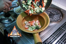 Thai-Style Noodles Baked in Clay Pot, 'Bamee Gai Op Mor Din' - Add cooked vegetables