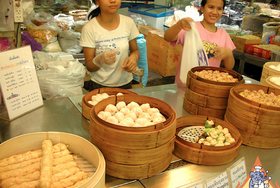 Thai Street Vendor for Steamed Thai Dumplings, 'Pun Sip Neung'