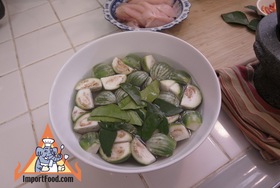 Green Curry with Fresh Chile, Chicken, Eggplant & Kaffir Lime, 'Gaeng Khiao Wan Gai' - Thai eggplants, quartered
