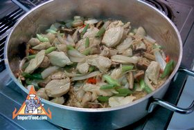 Ginger Chicken, 'Gai Pad Khing' - Cooking the ginger chicken