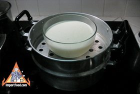 Thai Sticky Rice Steeped in Coconut Milk, 'Khao Neeo Moon' - Prepare custard topping