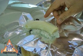 Thai Bananas in Sticky Rice, 'Khao Tom Madt' - Sliced banana on sticky rice