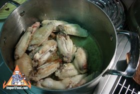 Thai Five-Spice Soup with Rice Chips, 'Kua Chap' - Preparing soup stock