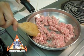 Larb with Glass Noodle & Minced Pork, 'Larb Woonsen Moo Sap' - Cooking the pork
