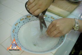 Larb with Glass Noodle & Minced Pork, 'Larb Woonsen Moo Sap' - Glass noodle preparation