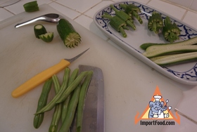 Spicy Pork and Tomato Dip with Veggies, 'Nam Prik Ong' - Carving the vegetables