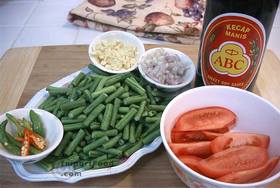 Long Beans in Sweet Soy, 'Kacang Panjang Kecap' - Ingredients ready