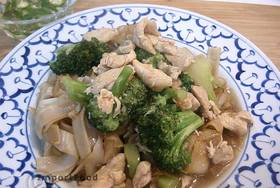 Thai-Style Wide Noodles In Thick Sauce, 'Kuaytiao Lad Na' - Wide Noodles In Thick Sauce, 'Kuaytiao Lad Na'