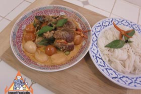 Roasted Duck & Red Curry, 'Kaeng Phed Ped Yang' - Plated next to Somen noodles