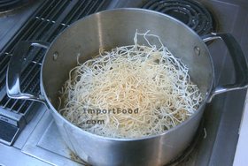 Thai Crispy Stir-Fried Noodle, 'Mee Krob' - Cook the noodles
