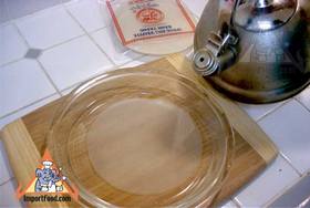 Thai Fresh Spring Rolls, 'Pa Pia Sod' - Warm water into pan with rice paper