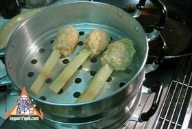 Thai Sugarcane Prawns, 'Goong Pan Oi' - Steaming the sugarcane prawns