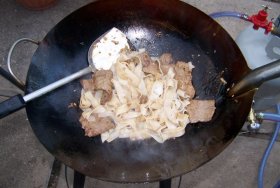 User uploaded image for Thai Stir-Fried Wide Rice Noodles, 'Pad Si-iew'