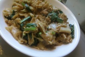 User uploaded image for Thai Stir-Fried Wide Rice Noodles, 'Pad Si-iew'