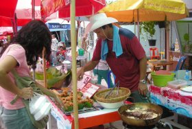 Kratong Tong made by Thai street vendor