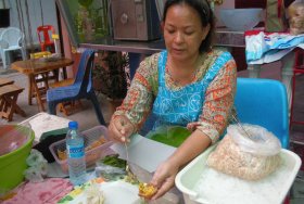 Kratong Tong made by Thai street vendor