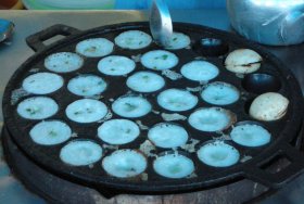 Bangkok vendor khanom krok