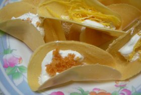Khanom Buang from a vendor in Bangkok