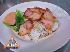 Bangkok Vendor Offers BBQ Duck, Pork, Noodles and More