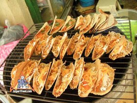 Bangkok Sidewalk Vendor Offers Khanom Buang, 'Khanom Buang Phraeng Nara'