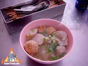Bangkok Vendor Offers Homemade Meatball Soup Noodles