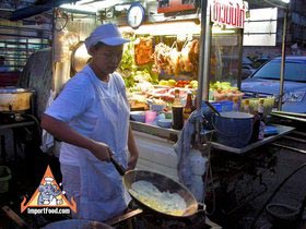 Thai Street Vendors: Mini Truck Kitchen Prepares 'Anything You Like'