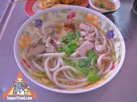 Bangkok Vendor Prepares Specialty Noodle Soup
