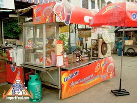 Thai Street Vendor Prepares Thai-Style Noodles in Gravy, 'Ladna'
