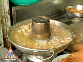 Bangkok Sidewalk Vendor Offers Pig Brain Soup, 'Samong Moo' - Pig brain