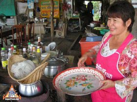 Special Feature: Eating Traditional Food in Kanchanaburi - Jay Kan