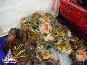 Entertaining Tour of Or Tor Kor Market - Crab with Eggs