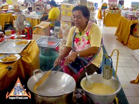 Entertaining Tour of Or Tor Kor Market - Southern-Thai Snack